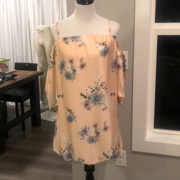 Dresses & Skirts - ❗️SALE❗️Beautiful pink dress 🌸